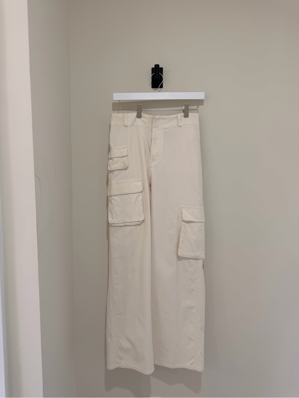 Aritzia Cargo Wide-Leg Pants in Cream